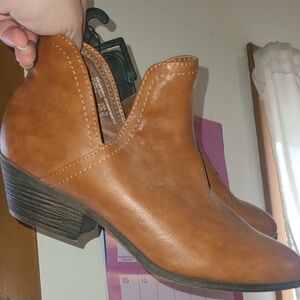 Women's Tan Ankle Booties - Classic Casual Style